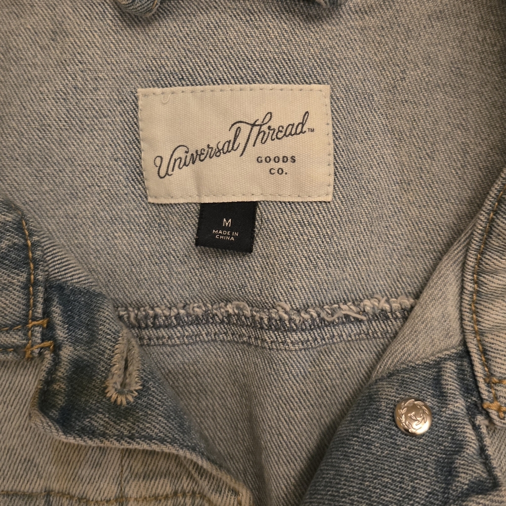 Universal Thread Blue Jean Jacket Light Denim Cla… - image 2